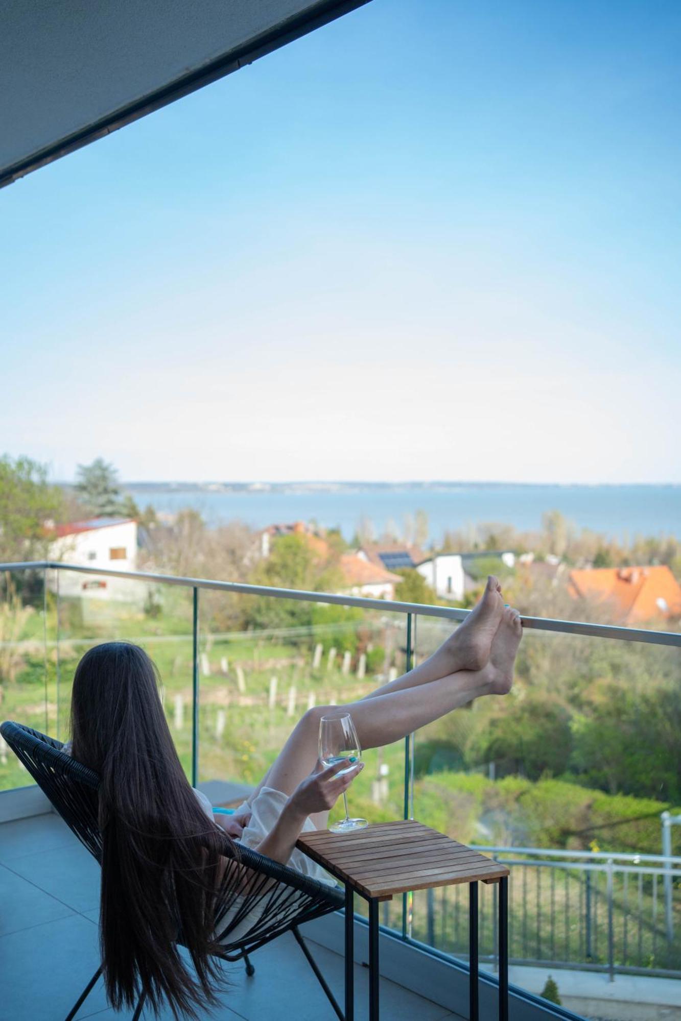 Lake Spirit Boutique Apartments Balatonalmadi Bagian luar foto