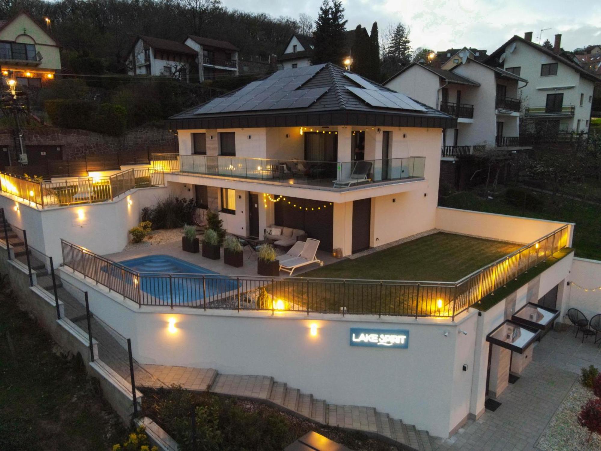Lake Spirit Boutique Apartments Balatonalmadi Bagian luar foto